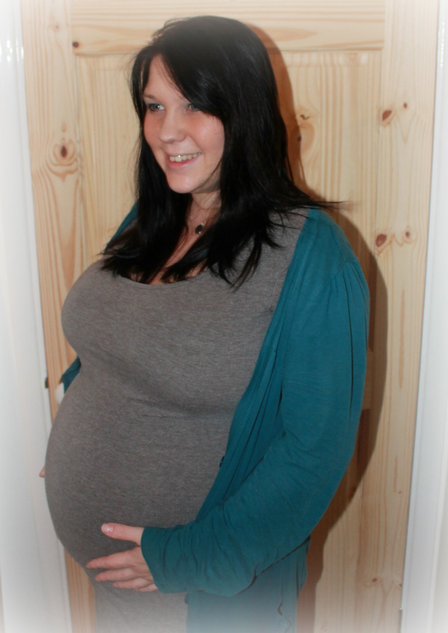 Bump 25 Weeks 25 Weeks Pregnant!