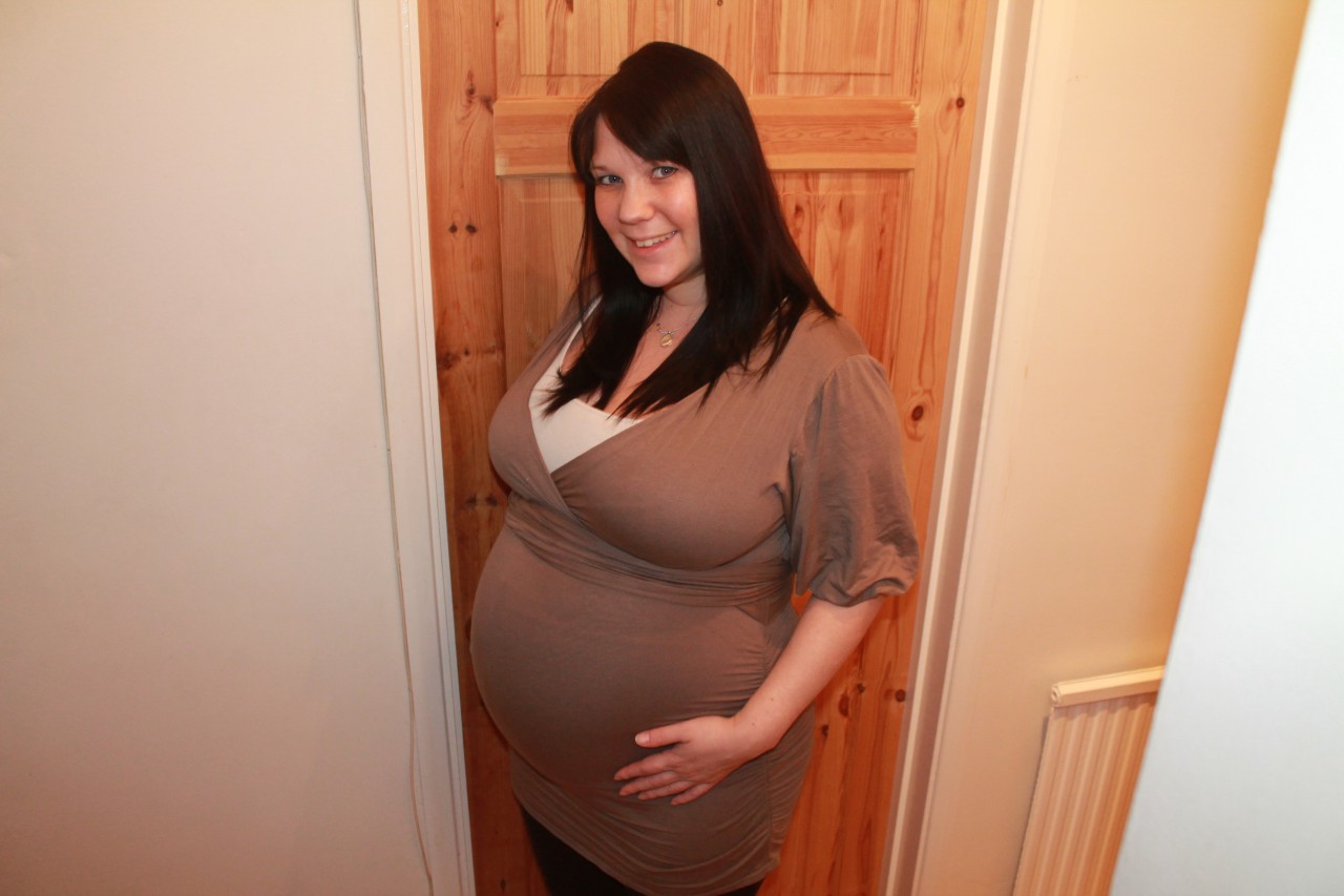 049 Envie de Fraises Review   Maternity Style (Without the Designer Price Tag)