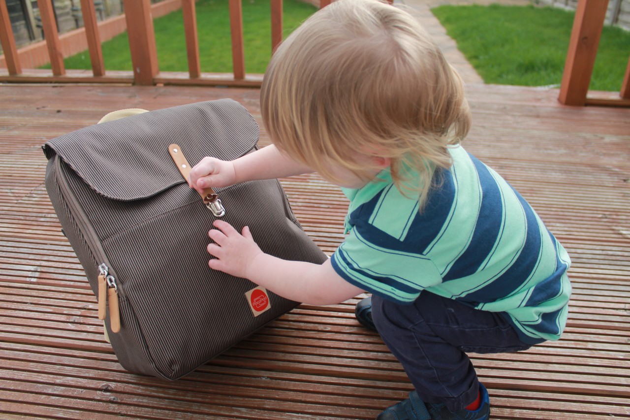 045 Pacapod Hastings Review   Finally... A Baby Change Bag for Him