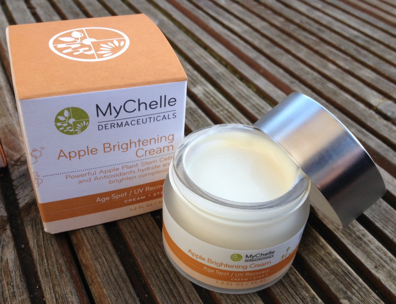Apple Brightening Cream GIVEAWAY & REVIEW: MyChelle Daily Basics Age Spot/UV Recovery Kit Worth £65.25! (CD:27/02/2015)