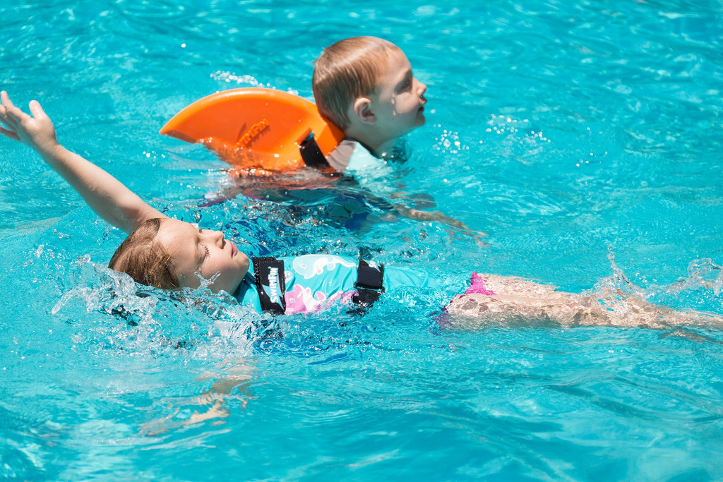 SwimFin_swimming_aid_also_for_back_stroke_42cd3136-a26d-4917-b412-1f6a555be7fa_1024x1024